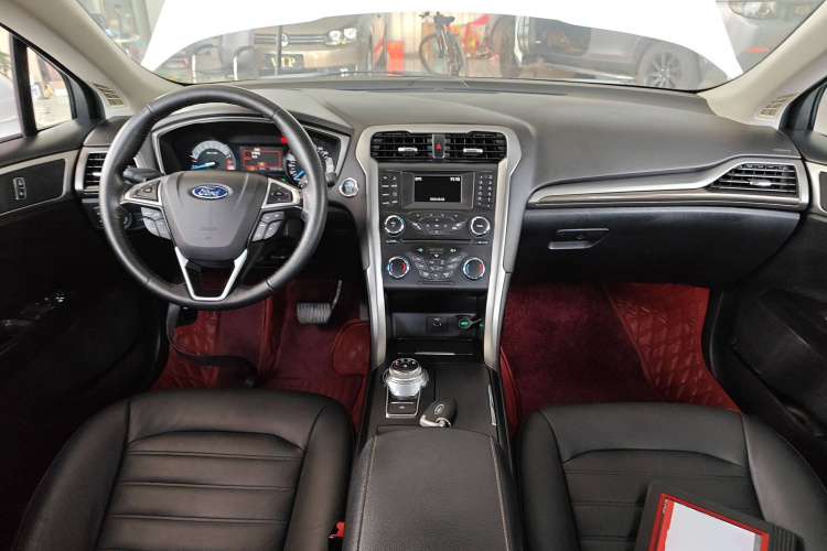 福特 蒙迪欧 2018款 EcoBoost 180 时尚型中控内饰7002