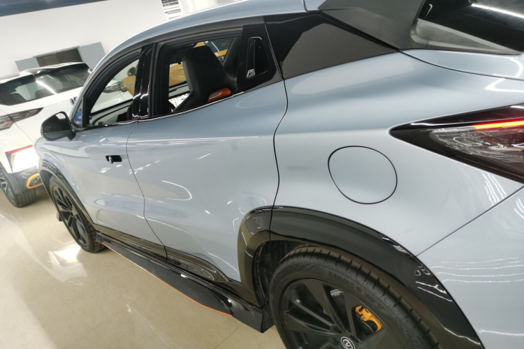 长安UNI-T 2022款 1.5T 运动版 尊贵型车身外观4