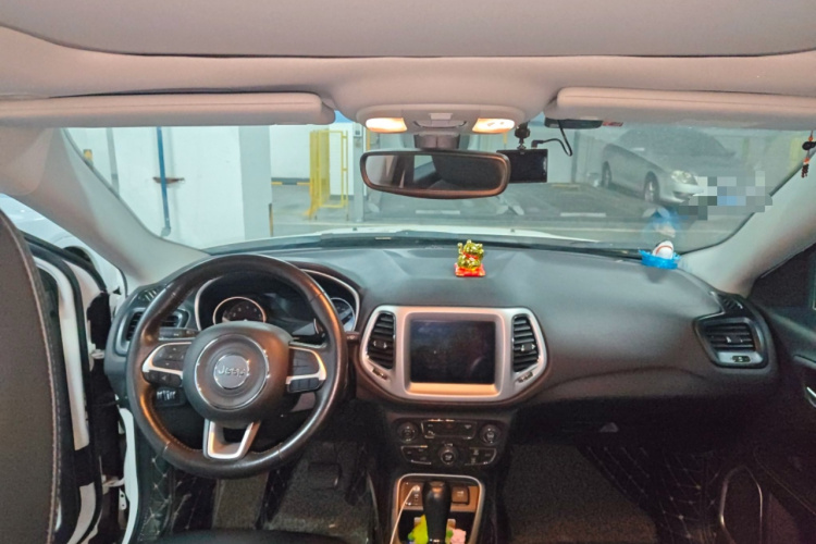 Jeep 指南者 2019款 200TS 自动优享-互联大屏版中控内饰12