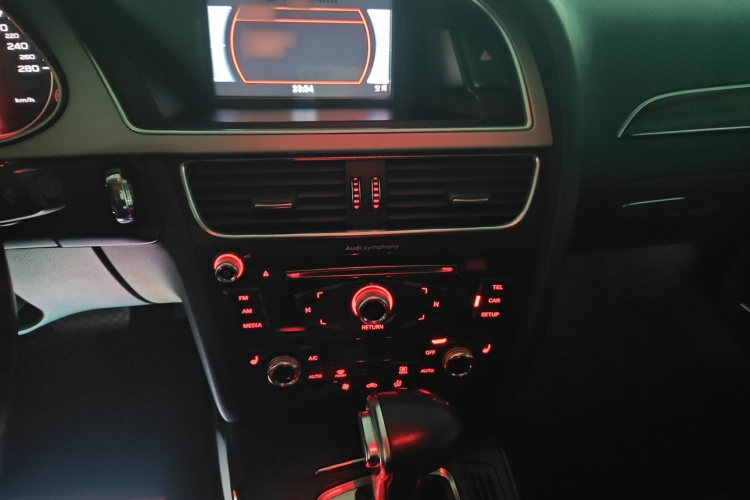 奥迪A4L 2015款 35 TFSI 自动舒适型局部细节16