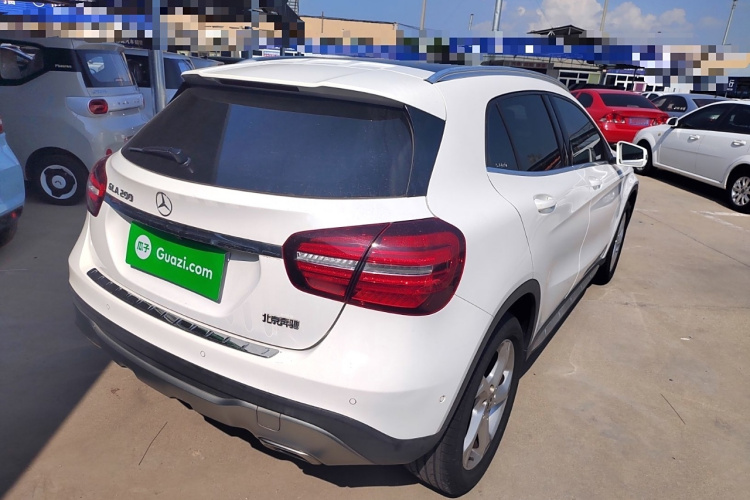 奔驰GLA 2018款 GLA 200 动感型车身外观6005