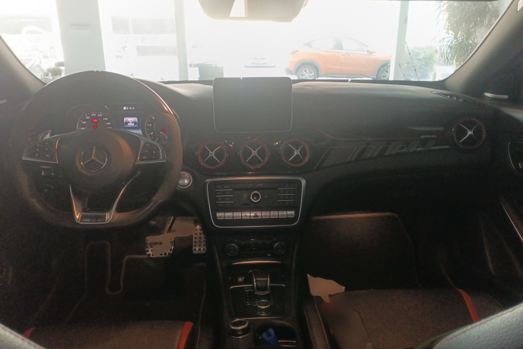 奔驰CLA AMG 2017款 改款 AMG CLA 45 4MATIC中控内饰12