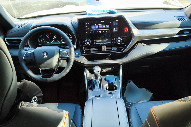 丰田 皇冠陆放 2024款 2.5L HEV四驱豪华版中控内饰12