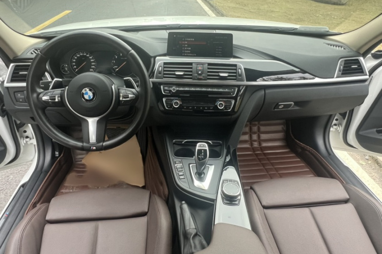 宝马3系 2019款 320Li M运动套装中控内饰7006