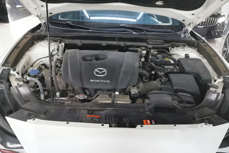 马自达CX-4 2021款 2.0L 自动两驱蓝天品位版机舱底盘24