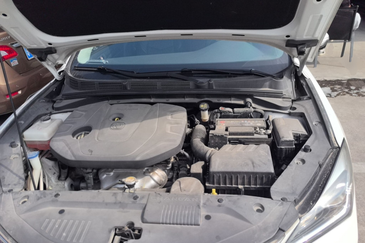 长安 逸动 2019款 高能版 1.6L GDI 手动先锋型 国VI局部细节24