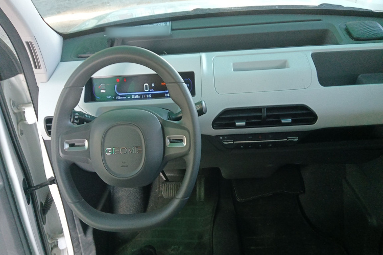 吉利银河 2024款 改款 熊猫mini 200km 龙腾版中控内饰12