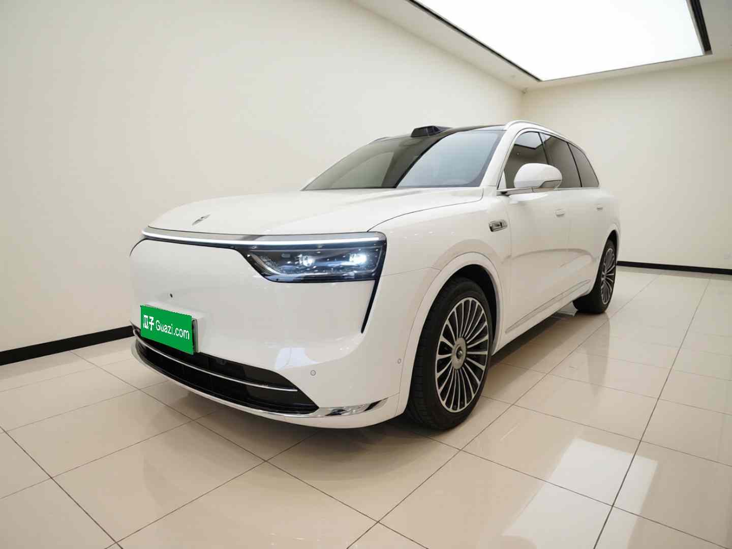 鸿蒙智行 问界M8 2025款 增程 Max+版 53.4kWh 6座版 (192线激光雷达）(2)