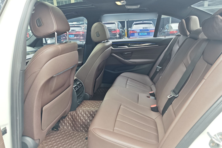宝马5系 2019款 525Li M运动套装中控内饰7004