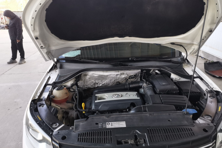 大众 途观 2015款 1.8TSI 自动两驱风尚版机舱底盘24