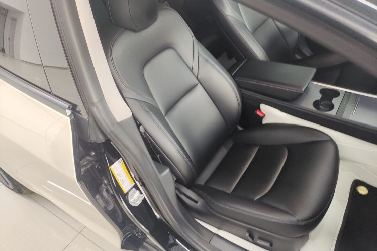 特斯拉 Model 3 2022款 后轮驱动版局部细节41