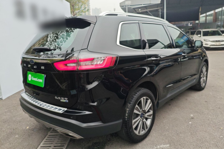 福特 锐界 2022款 PLUS EcoBoost 245 四驱铂锐型 7座车身外观7