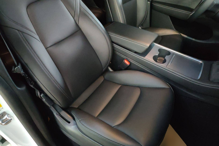 特斯拉 Model Y 2021款 长续航全轮驱动版局部细节41