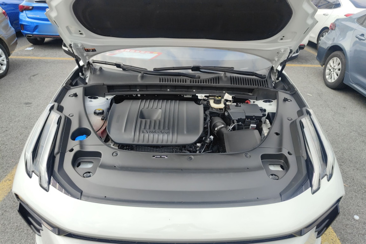 领克03 2023款 2.0TD DCT劲Pro机舱底盘24