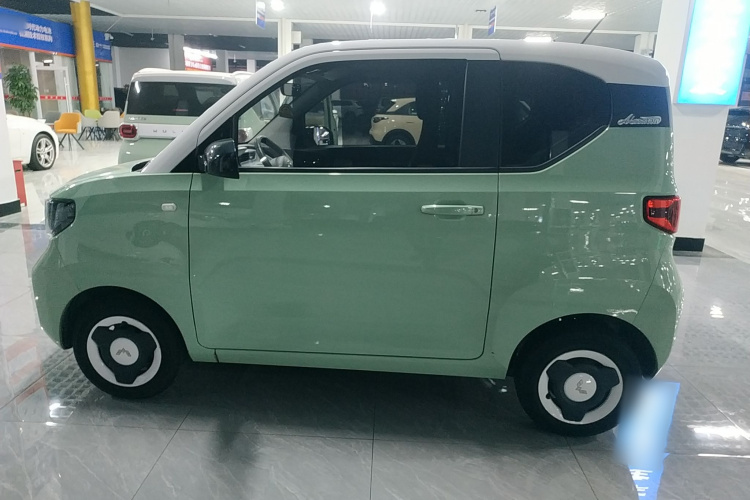 五菱汽车 宏光MINIEV 2021款 马卡龙臻享款 磷酸铁锂车身外观4