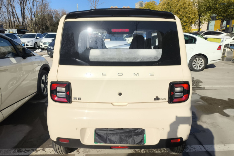 吉利银河 熊猫 2025款 210km 元气熊车身外观6