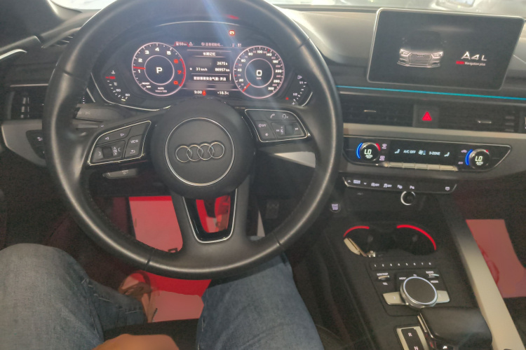 奥迪A4L 2019款 40 TFSI 时尚型 国V中控内饰7002
