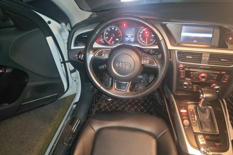 奥迪A4L 2015款 35 TFSI 自动标准型局部细节13