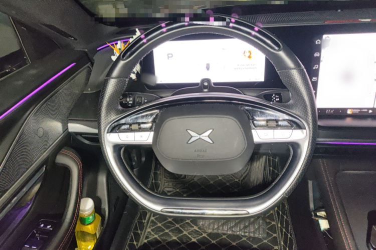 小鹏P7 2024款 P7i 550 Pro中控内饰13