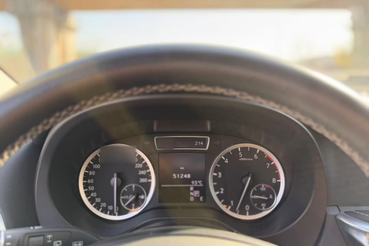 英菲尼迪QX30 2017款 1.6T 两驱运动版中控内饰7006