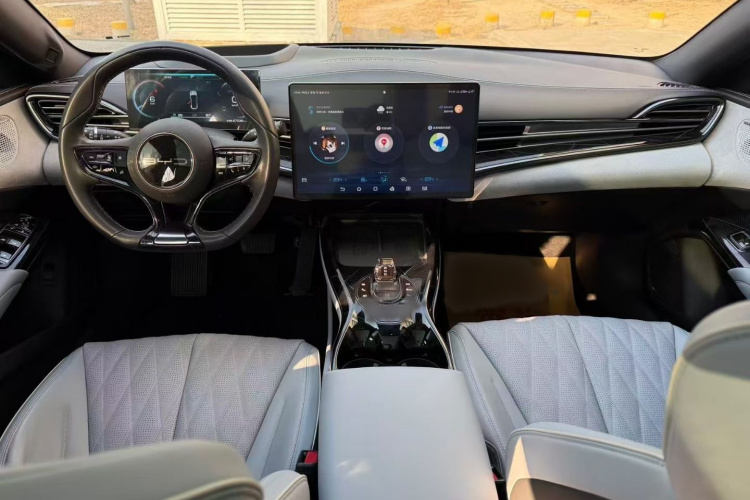 比亚迪 海豹 2022款 650km 四驱性能版车身外观6005