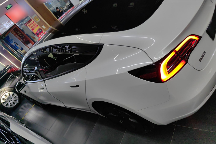 特斯拉 Model 3 2022款 后轮驱动版车身外观6003