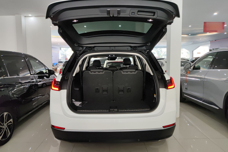 蔚来ES8 2020款 580KM 七座版机舱底盘23