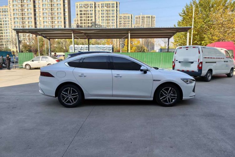 比亚迪 秦PLUS 2021款 DM-i 55KM 旗舰型车身外观6008