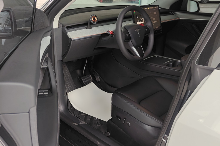 特斯拉 Model Y 2024款 长续航全轮驱动版中控内饰20
