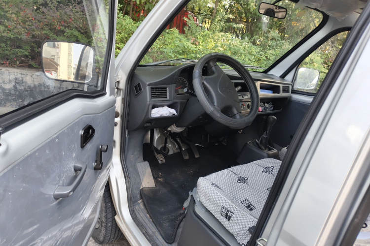 五菱汽车 五菱之光 2023款 1.5L 实用型 5/7座中控内饰20