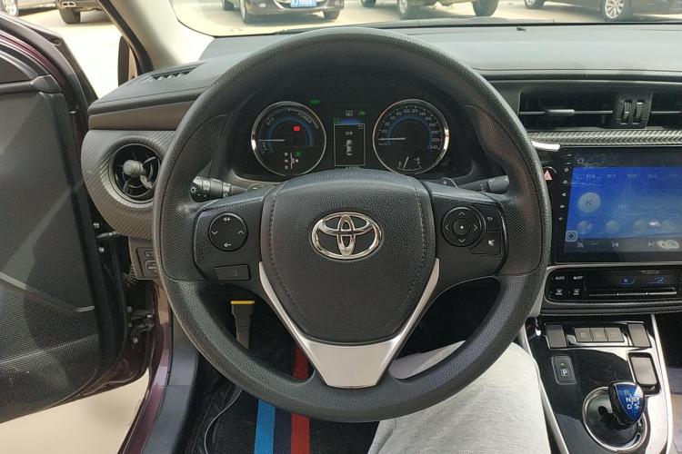 丰田 雷凌 2017款 改款双擎 1.8H GS E-CVT精英天窗版 国V中控内饰13