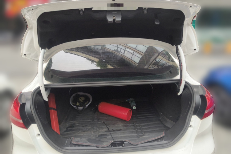 福特 福克斯 2017款 三厢 1.6L 手动风尚型智行版中控内饰23