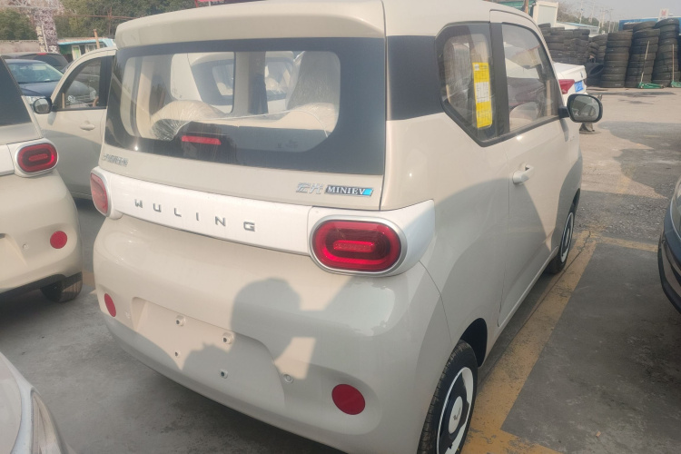 五菱汽车 宏光MINIEV 2024款 第三代 215km 青春版车身外观7