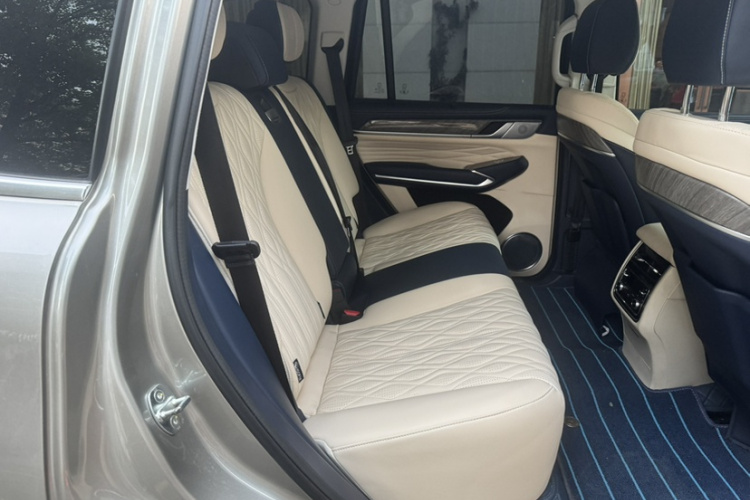 坦克500 2022款 3.0T 运动版 造境型 5座中控内饰7001