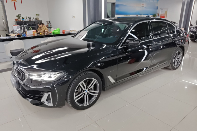 宝马5系 2021款 530Li 领先型 豪华套装车身外观4
