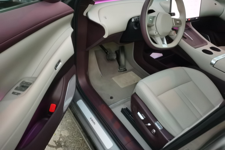 小米汽车 小米YU7 2025款 超长续航四驱Pro版中控内饰20