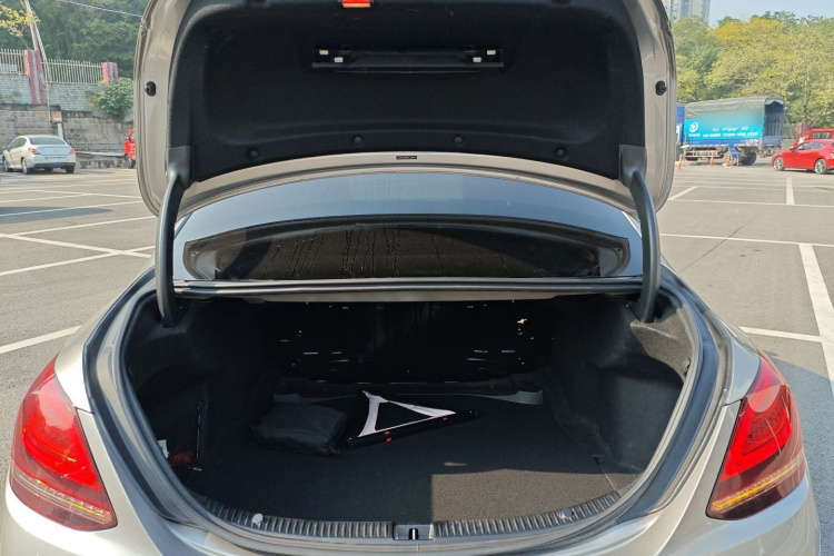 奔驰C级 2019款 C 180 L 时尚型运动版机舱底盘23