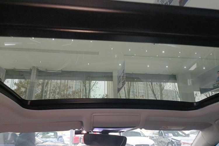 大众 帕萨特 2025款 出众款 330TSI 星空精英版中控内饰22