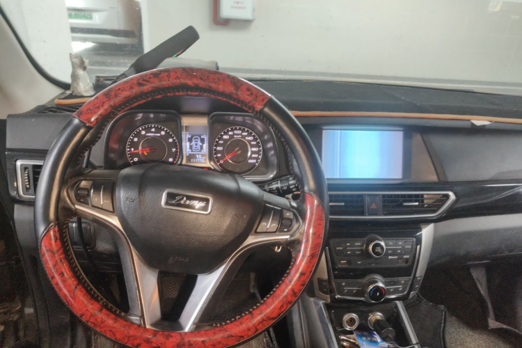 众泰 大迈X5 2017款 升级版 1.5T 手动豪华7座型中控内饰12