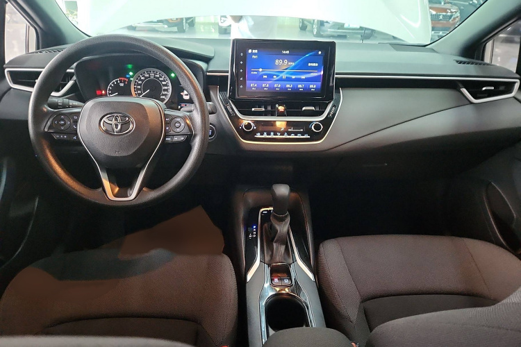 丰田 雷凌 2019款 185T CVT豪华版 国VI中控内饰7002