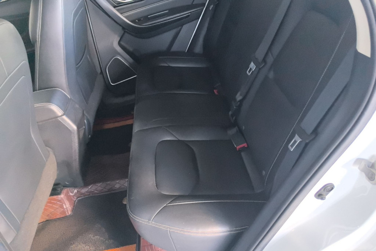 奔腾X40 2019款 1.6L 自动互联智酷型 国VI中控内饰21