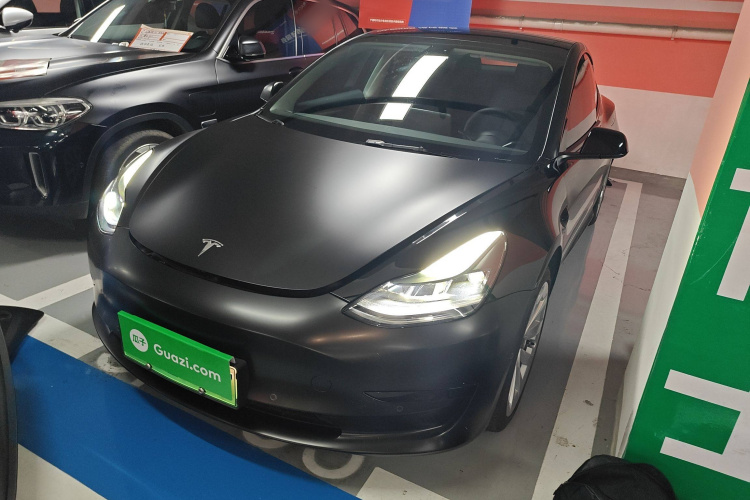 特斯拉 Model 3 2022款 后轮驱动版车身外观1