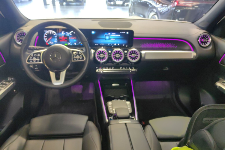 奔驰EQB 2024款 EQB 260中控内饰7002
