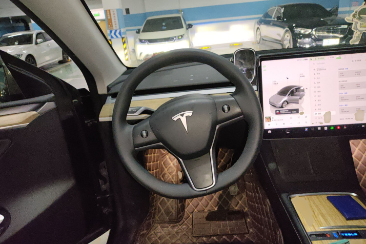 特斯拉 Model Y 2022款 后轮驱动版中控内饰13