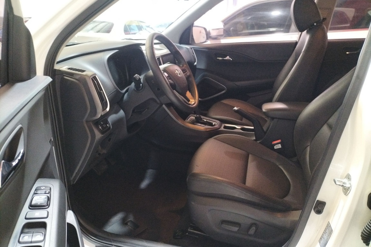 北京现代ix35 2019款 2.0L 自动两驱智勇·畅享版 国VI中控内饰19