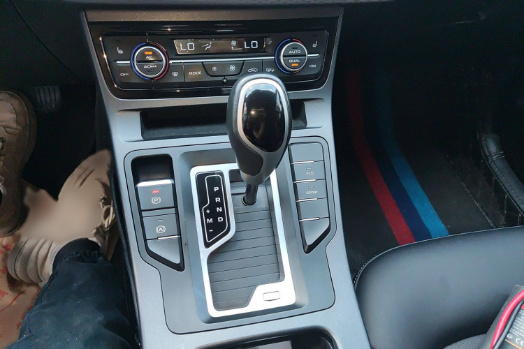 吉利汽车 帝豪GL 2021款 UP 1.4T CVT领曜型局部细节18