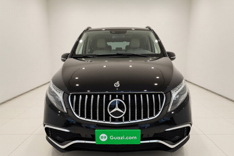 奔驰V级 2020款 V 260 尊贵版车身外观2