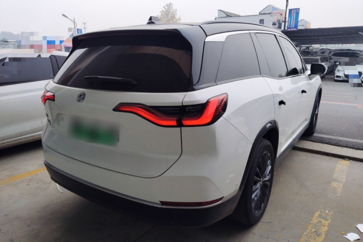 蔚来ES8 2020款 450KM 七座版车身外观7