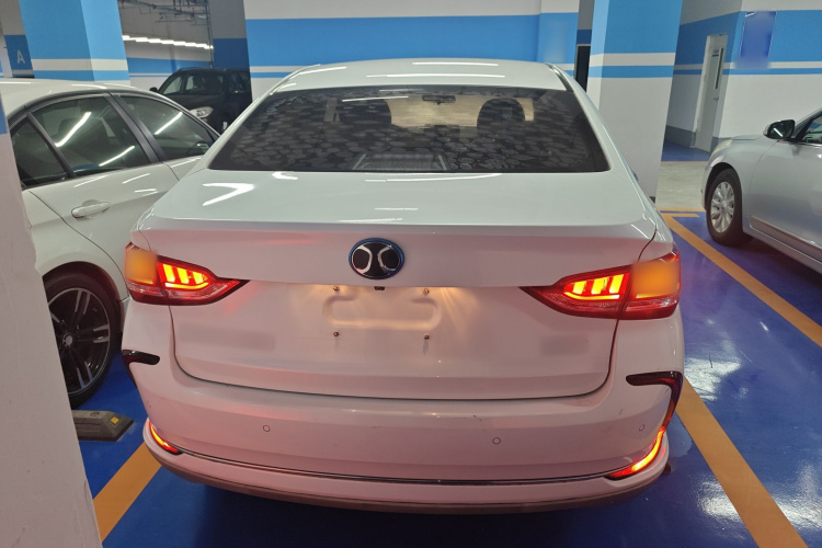 北京汽车 北京EU5 2018款 R550 智潮版车身外观6