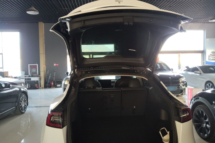 特斯拉 Model Y 2022款 后轮驱动版局部细节23